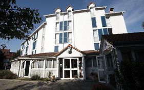 Comfort Hotel Strasbourg - Montagne Verte&Restaurant Louisiane